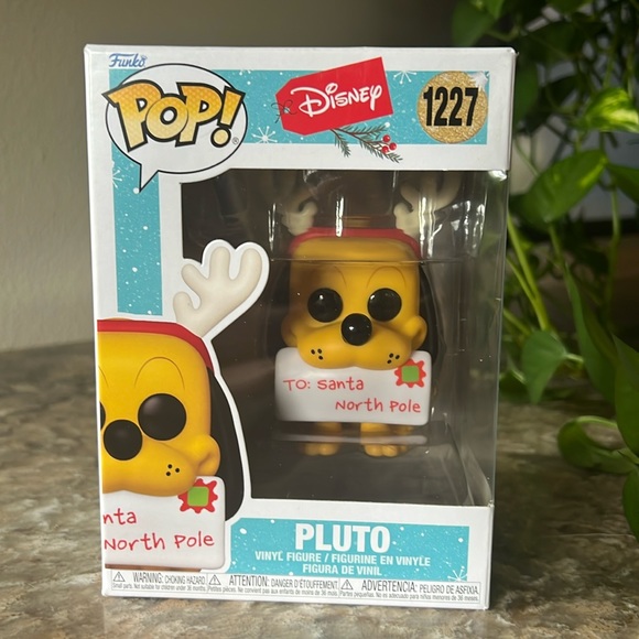Pluto Funko Pop 2023 Disney Christmas, With Santa Letter, 1227 New - Picture 1 of 8
